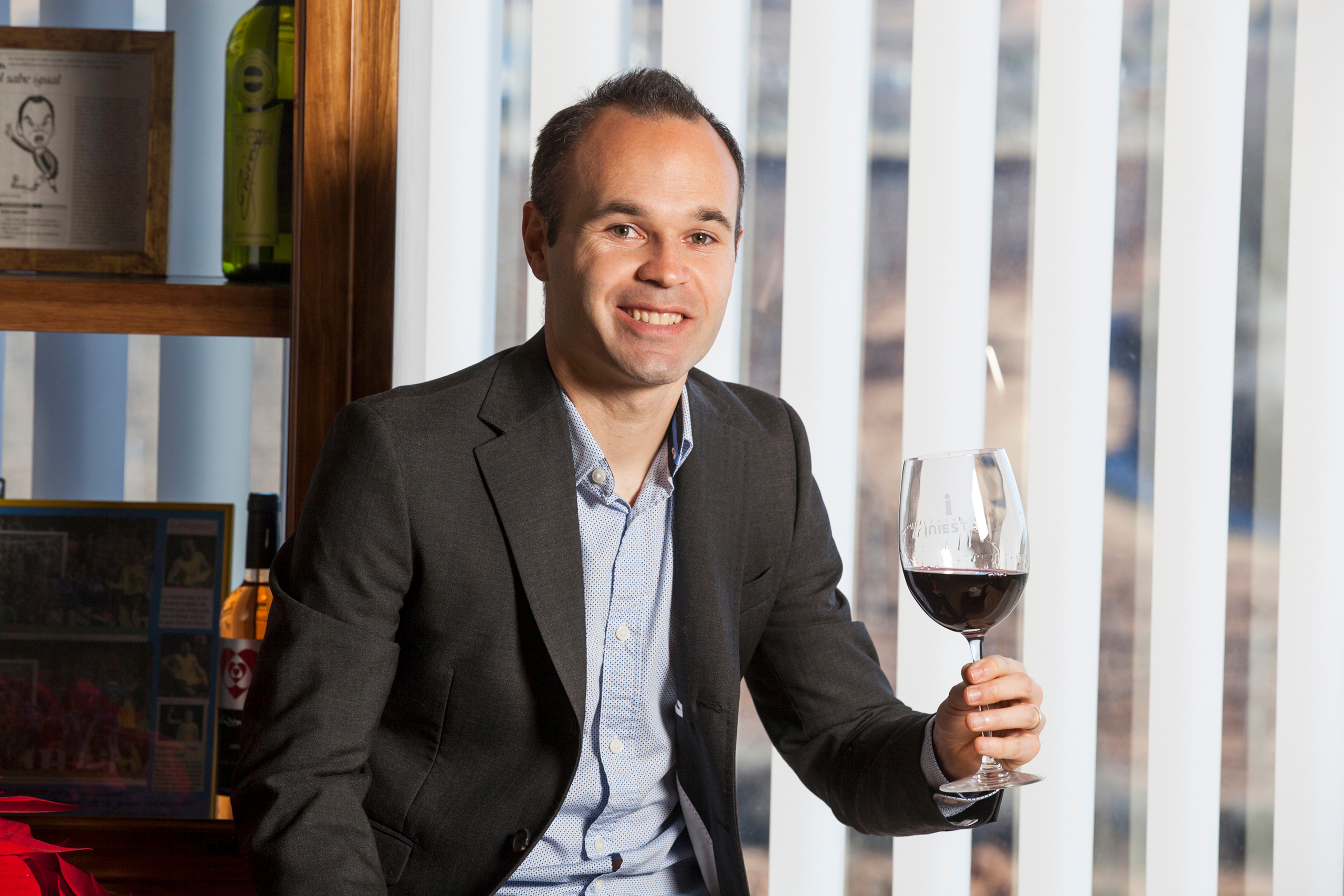 更有男人味？哈兰德晒自拍照：胡须一点点长出来了